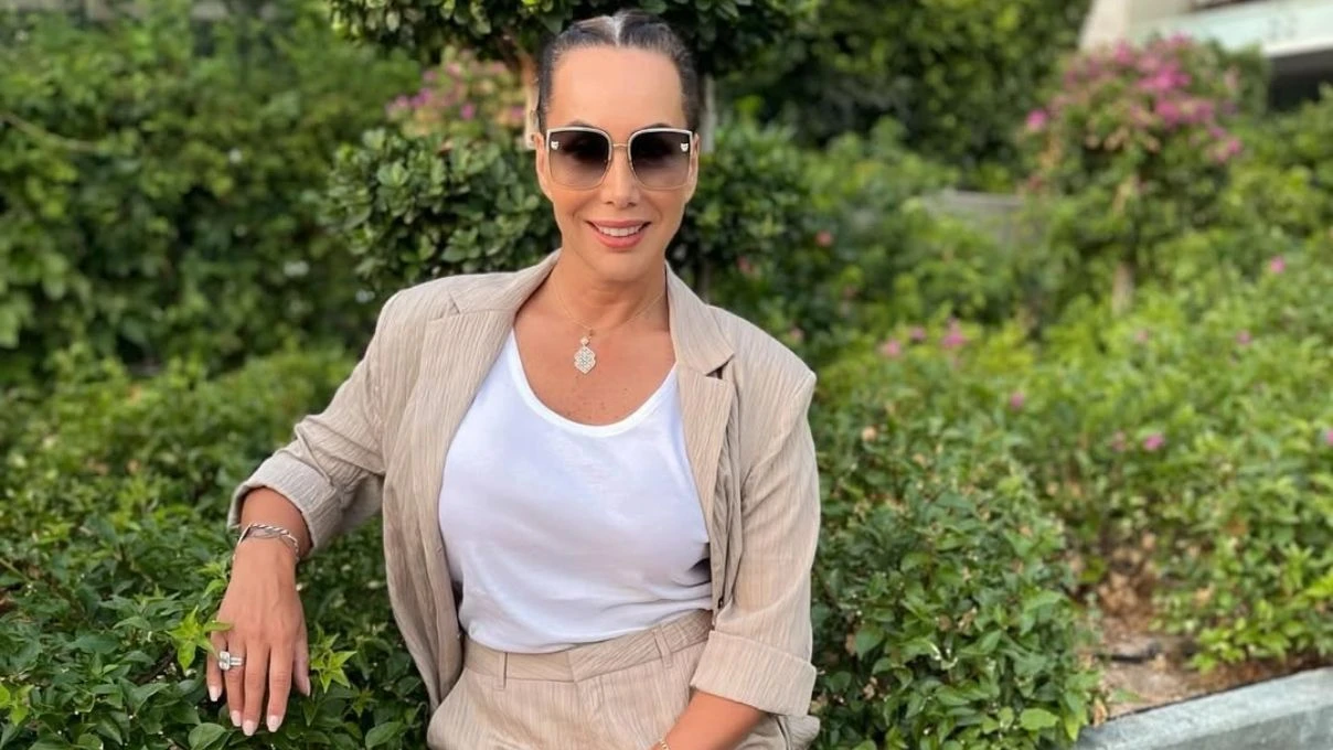 Asena’nın ablasıyla benzerliği şaşırttı! İkiz sandı herkes