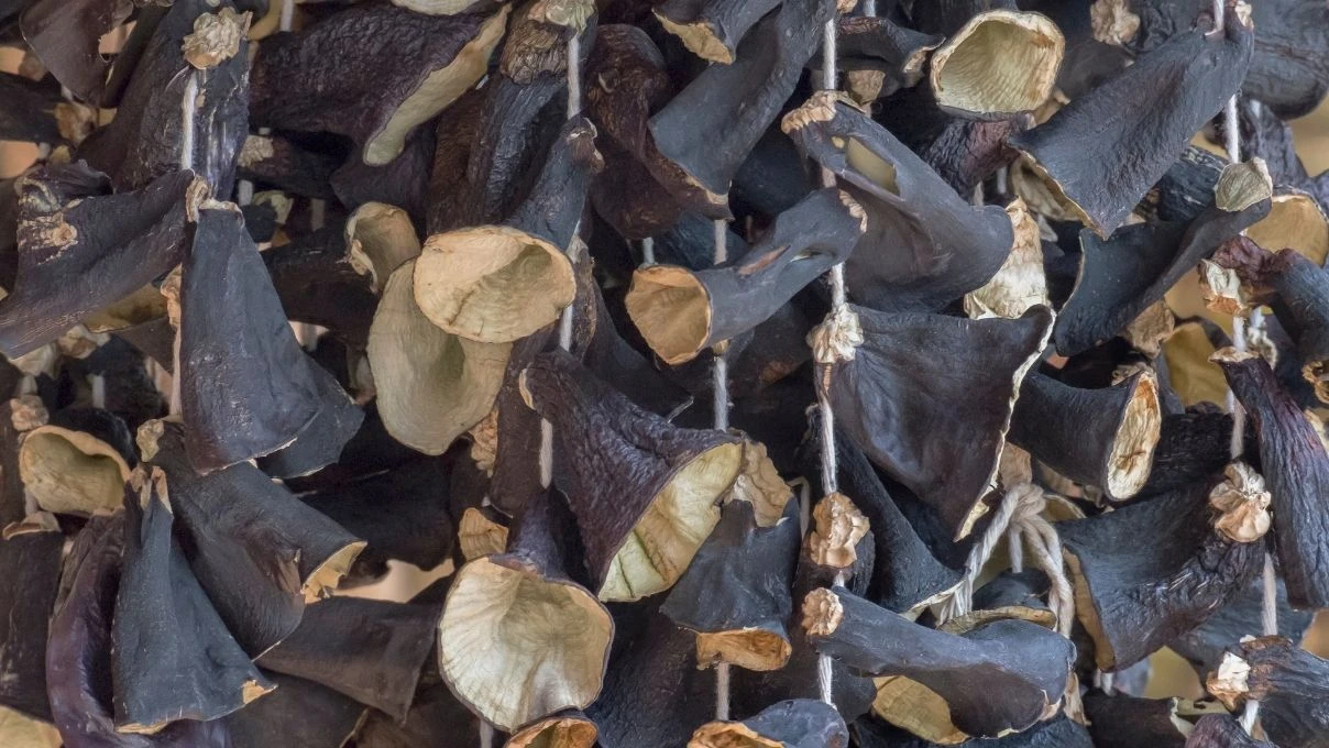 Diyarbakırlıların kahvaltısından eksik olmayan karışık türlü kurutması! Sıcacık ekmeğin üzerine 