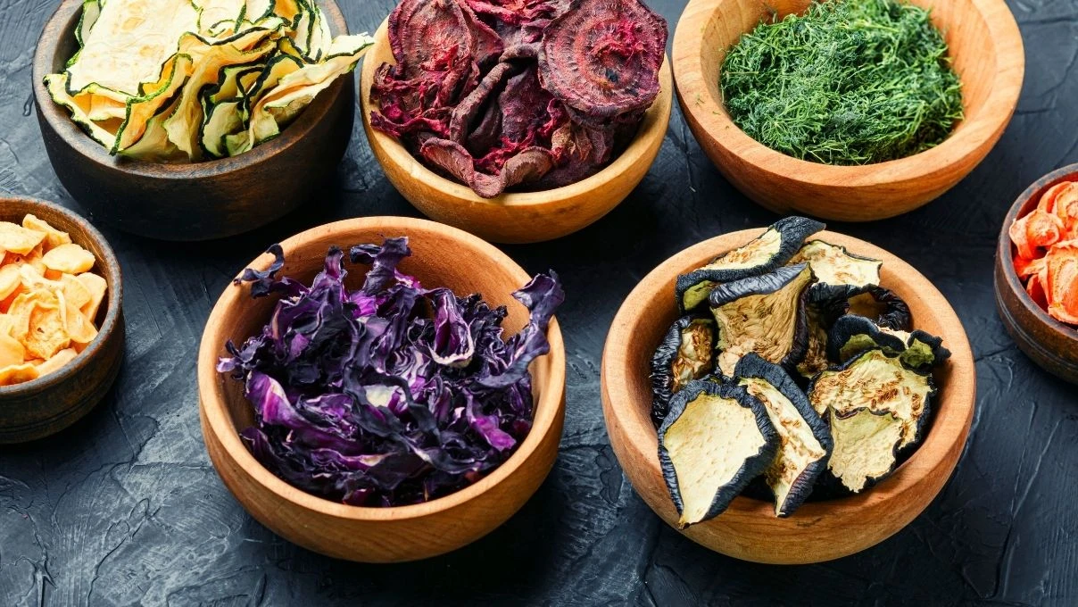 Diyarbakırlıların kahvaltısından eksik olmayan karışık türlü kurutması! Sıcacık ekmeğin üzerine 