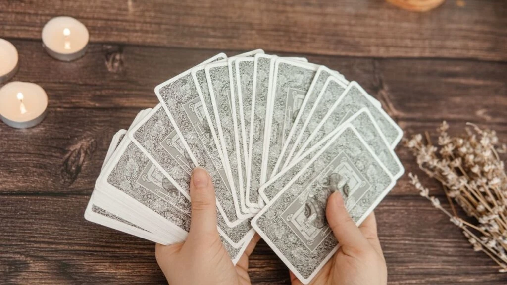 Günlük tarot kart açılımı 17 Ocak 2026! Risk alırken düşünme payınızı bir kenara atmayın