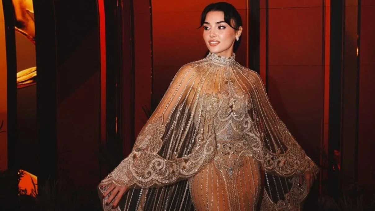 Paris Hilton’dan Hande Erçel’e olay yorum! Güzel oyuncunun fotoğraflarına kayıtsız kalamadı