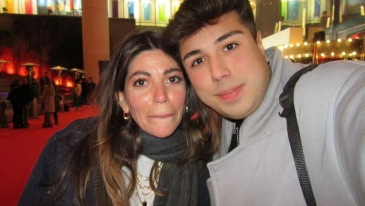 Kavak Yelleri diziyle ekranlara gelmişlerdi! Fenomen dizinin oyuncuları şimdiki halleriyle dikkat çekiyor 9 Kavak Yelleri diziyle ekranlara gelmişlerdi! Fenomen dizinin oyuncuları şimdiki halleriyle dikkat çekiyor