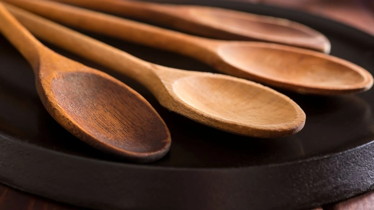 Bulaşık makinesine tahta kaşık ve plastikleri de atın! Neden mi? 7 Bulaşık makinesine tahta kaşık ve plastikleri de atın! Neden mi?