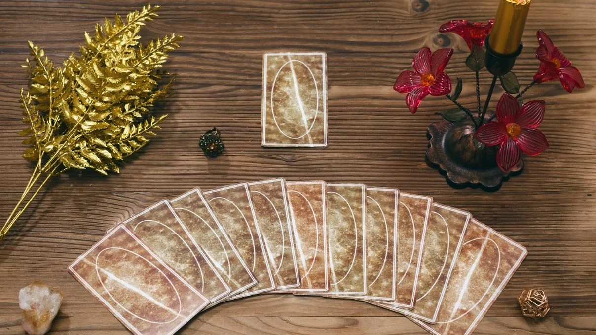 Günlük tarot kart açılımı 12 Ocak 2026! Bakış açınızı değiştiren insanlarla bağlantı kurun