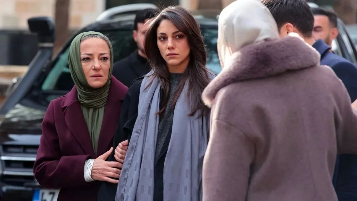 Uzak Şehir ve Taşacak Bu Deniz dizisinin senaristleri bir arada! Rakip dizilerden beklenmedik hareket