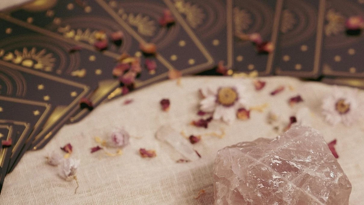 Günlük tarot kart açılımı 6 Ocak 2026! Mantığınızı sezgi ile dengeleyin 4 Günlük tarot kart açılımı 6 Ocak 2026! Mantığınızı sezgi ile dengeleyin