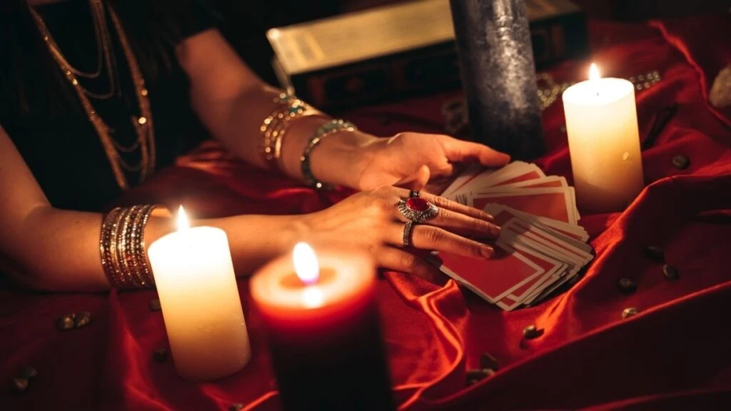 Günlük tarot kart açılımı 6 Ocak 2026! Mantığınızı sezgi ile dengeleyin