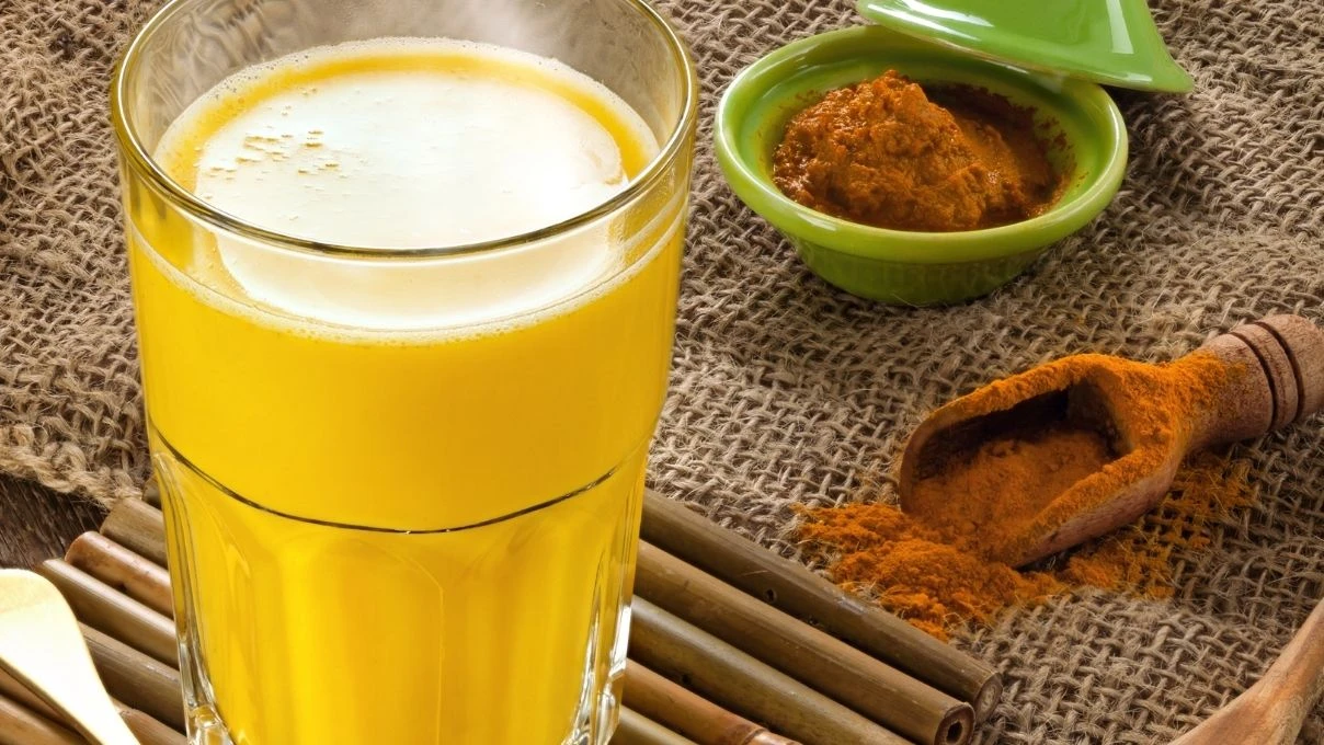 Diyetisyen Büşra Çalışkan’dan basen eriten kür tarifi! Zerdeçal, karabiber, sirke ile basenlere veda