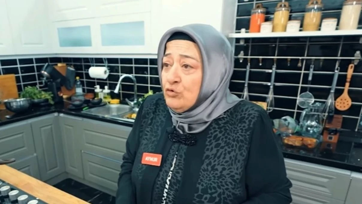 yemekteyiz aynur hanım