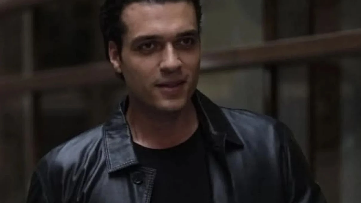 A.B.İ. dizisinin Fikret’i kimdir? Ali Önsöz kimdir kaç yaşında hangi dizilerde oynadı? 4 Adsiz tasarim 21 5