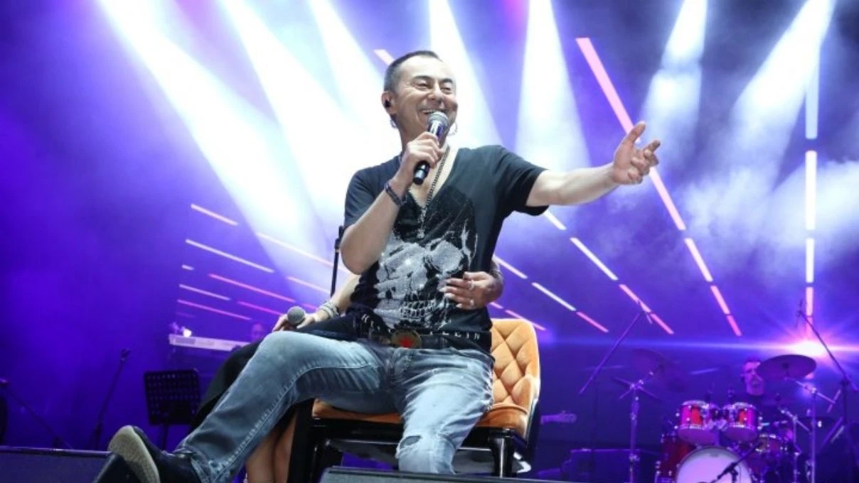 Serdar Ortaç’ın “ Topu topu 7 nota” polemiği yeniden konuşuluyor! Müzik kaç notadan oluşur? 8 Adsiz tasarim 5 1