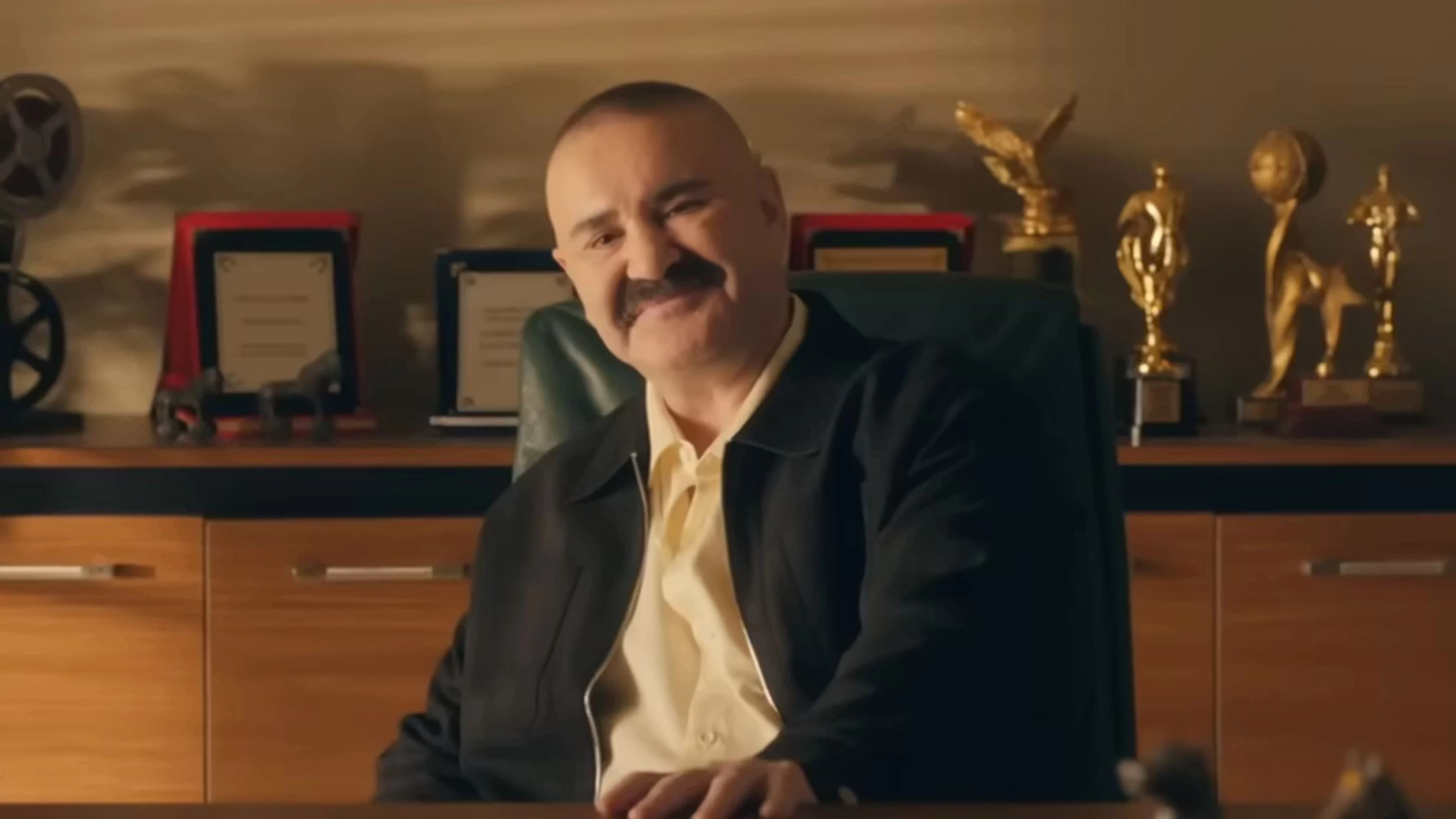 Şafak Sezer’in Ketenpere Dalavere filminden 3 günde rekor başarı! Gişe sayısı sosyal medyayı salladı