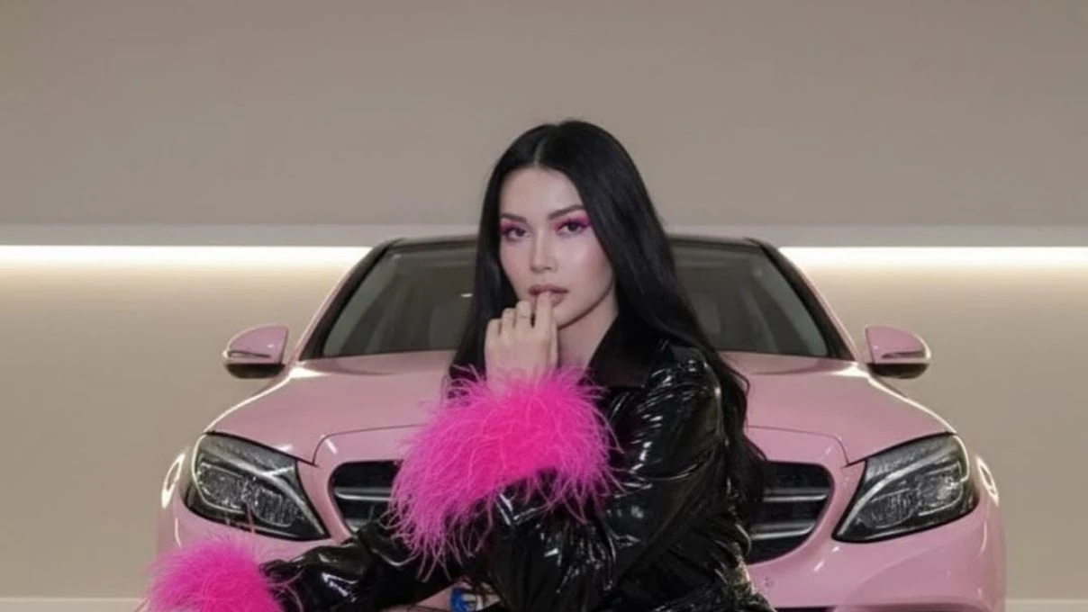 Kısmetse Olur programının popüler ismi Cansel Ayanoğlu pembe aracını satışa çıkarttı! Lüks otomobilin fiyatı dudak uçuklattı 7 Kısmetse Olur programının popüler ismi Cansel Ayanoğlu pembe aracını satışa çıkarttı! Lüks otomobilin fiyatı dudak uçuklattı