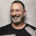 Cem Yılmaz’ın yeni gösterisi CMXXIV büyük beğeni topladı! Ünlü komedyen Türkiye’de elit kavramına dikkat çekti