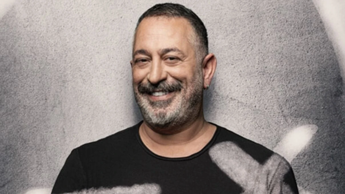 Cem Yılmaz’ın yeni gösterisi CMXXIV büyük beğeni topladı! Ünlü komedyen Türkiye’de elit kavramına dikkat çekti