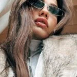 Demet Ozdemirin Elle Style Awards gecesinde goz kamastiran davet stili Isiltili elbisesi begeni topladi