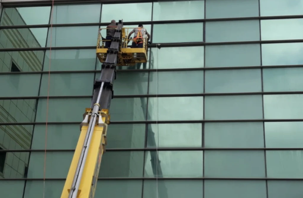 Yaz kış demeden pasparlak camların sırrı! Evde yapacağınız karışımla silin 5 Ekran Resmi 2026 01 05 19.21.41