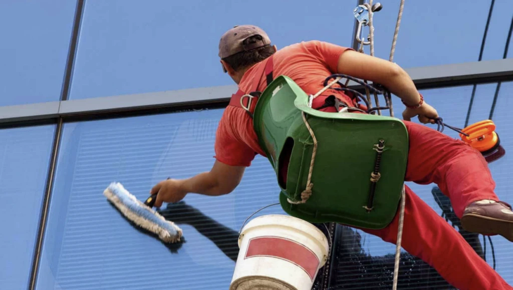 Yaz kış demeden pasparlak camların sırrı! Evde yapacağınız karışımla silin 8 Ekran Resmi 2026 01 05 19.21.57