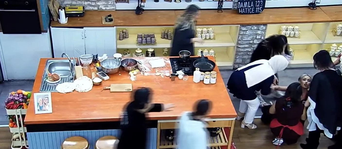 Gelinim Mutfakta'da büyük patlama! Gelinler kriz geçirdi kayınvalideler bayıldı 9 Ekran goruntusu 2026 01 23 174329