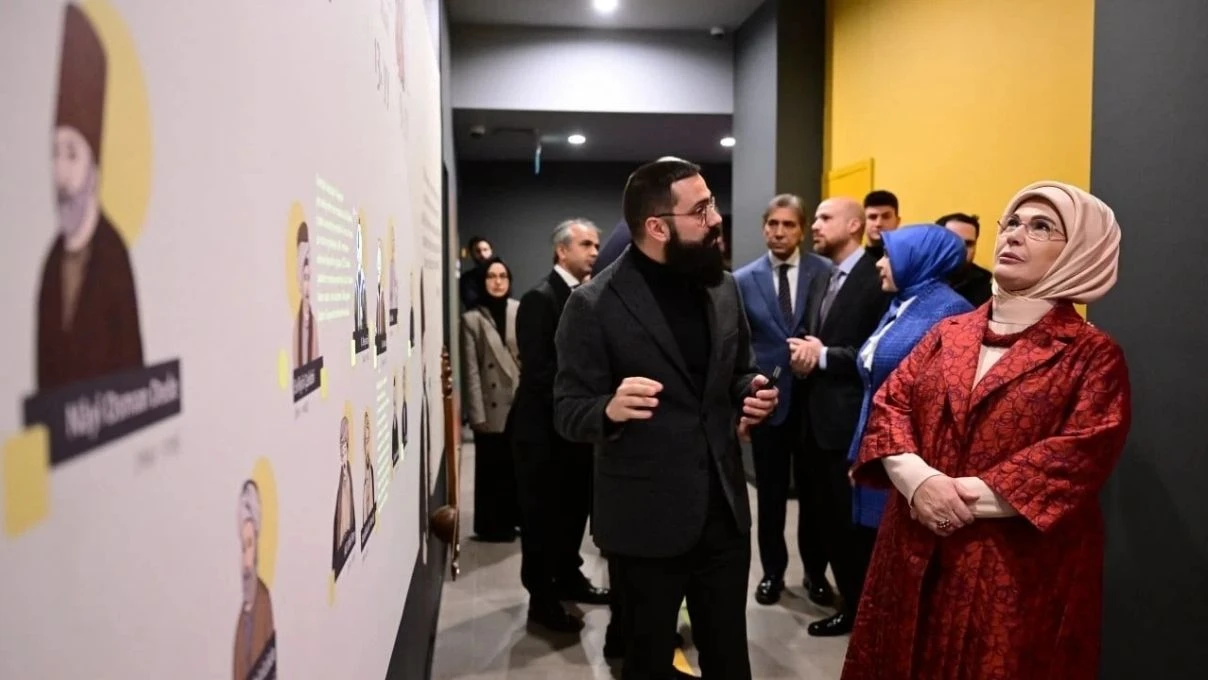 Emine Erdoğan Palet Türk Müziği İlkokulu'nda düzenlenen programa katıldı! “Türk Müziği bizi ortak değerlerde buluşturan köklü bir miras”