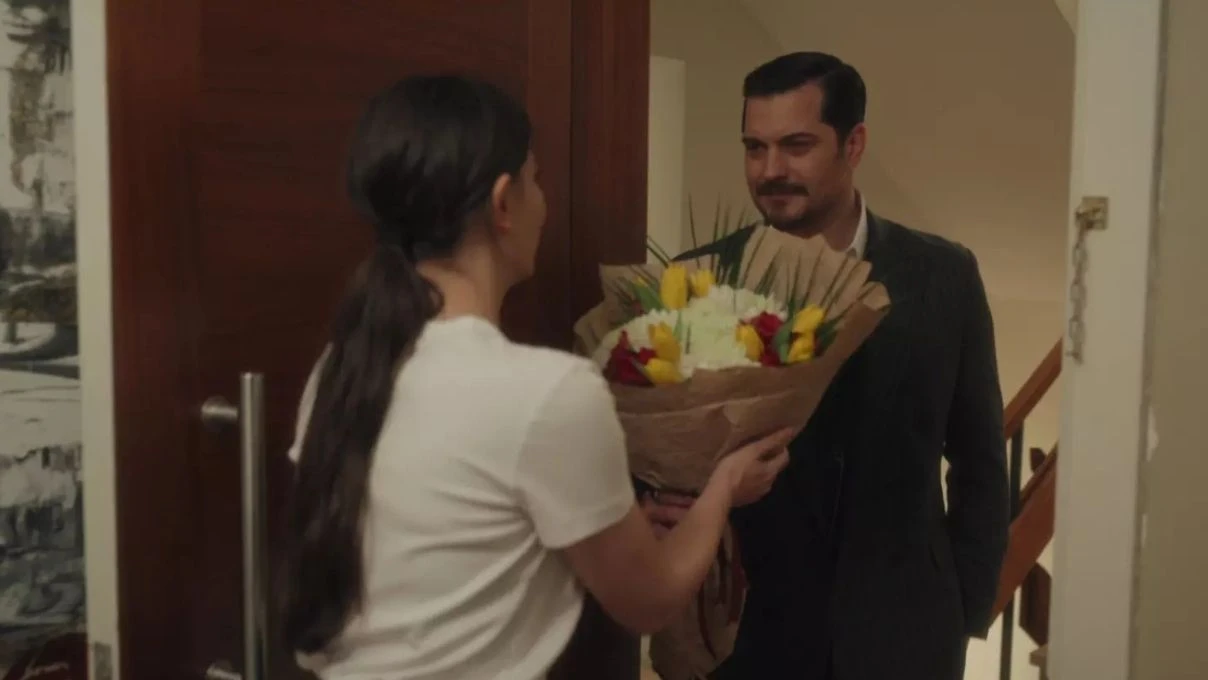 Demet Özdemir Eşref Rüya dizisinden ayrılıyor mu? Eşref Tek Rüya’yı öğrenince ne olacak?