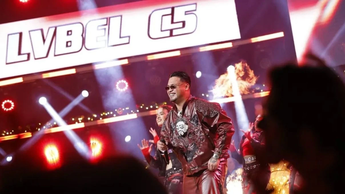 Lvbel C5’in O Ses Türkiye Yılbaşı Özel performansı geceye damga vurdu! Gupse Özay’ın mimikleri dikkat çekti