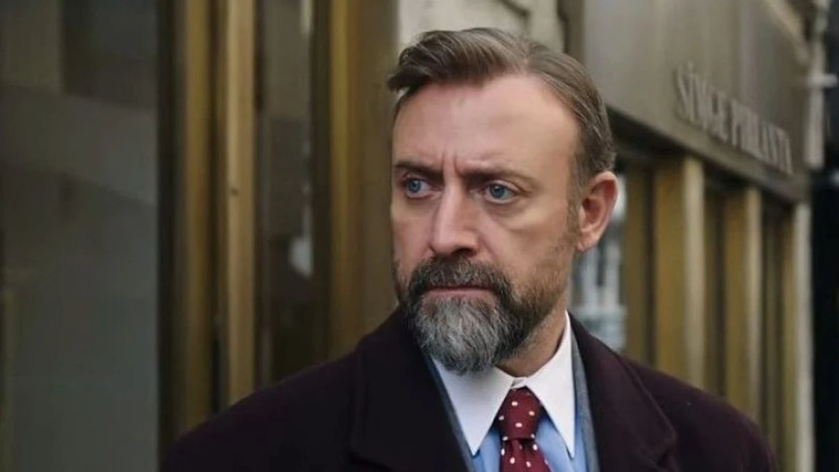 Ünlü oyuncu Halit Ergenç’in ortak olduğu börekçiye Londra’da büyük ilgi! 1 ayda 2 ton börek sattı