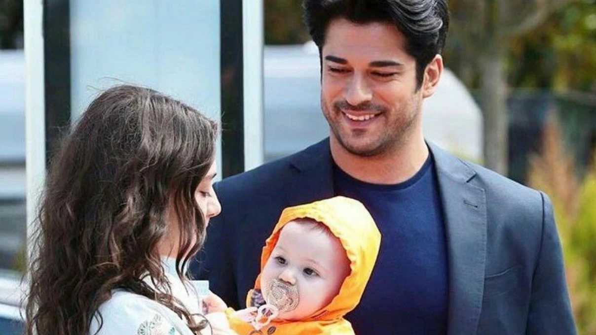 Burak Özçivit Kara Sevda dizisinde Deniz bebeği oynayan Arven ile yıllar sonra bir araya geldi! 6 Burak Özçivit Kara Sevda dizisinde Deniz bebeği oynayan Arven ile yıllar sonra bir araya geldi!