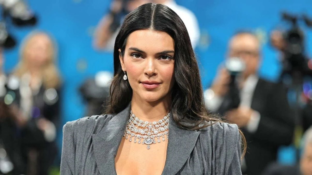 Kendall Jenner’ın şoke eden açıklaması sosyal medyaya damga vurdu! “Hiç estetik yaptırmadım” 4 Kendall Jenner’ın şoke eden açıklaması sosyal medyaya damga vurdu! “Hiç estetik yaptırmadım”