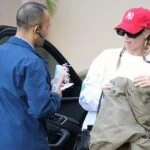 Margot Robbie, ayakkabı modası! 2026 trend spor ayakkabısı belli oldu