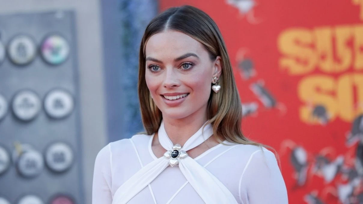 Margot Robbie, ayakkabı modası! 2026 trend spor ayakkabısı belli oldu