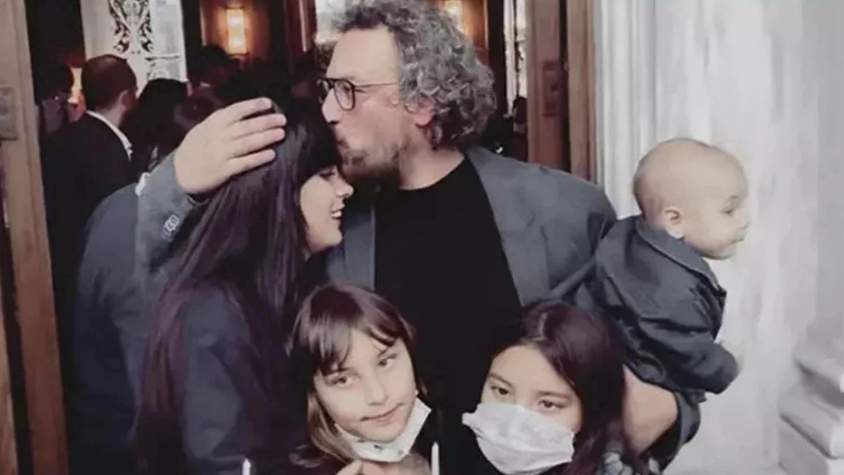 Onur Saylak, Tuba Büyüküstün’le olan evliliğinden ikizlerini paylaştı! Güzelliklerini annelerinden almışlar