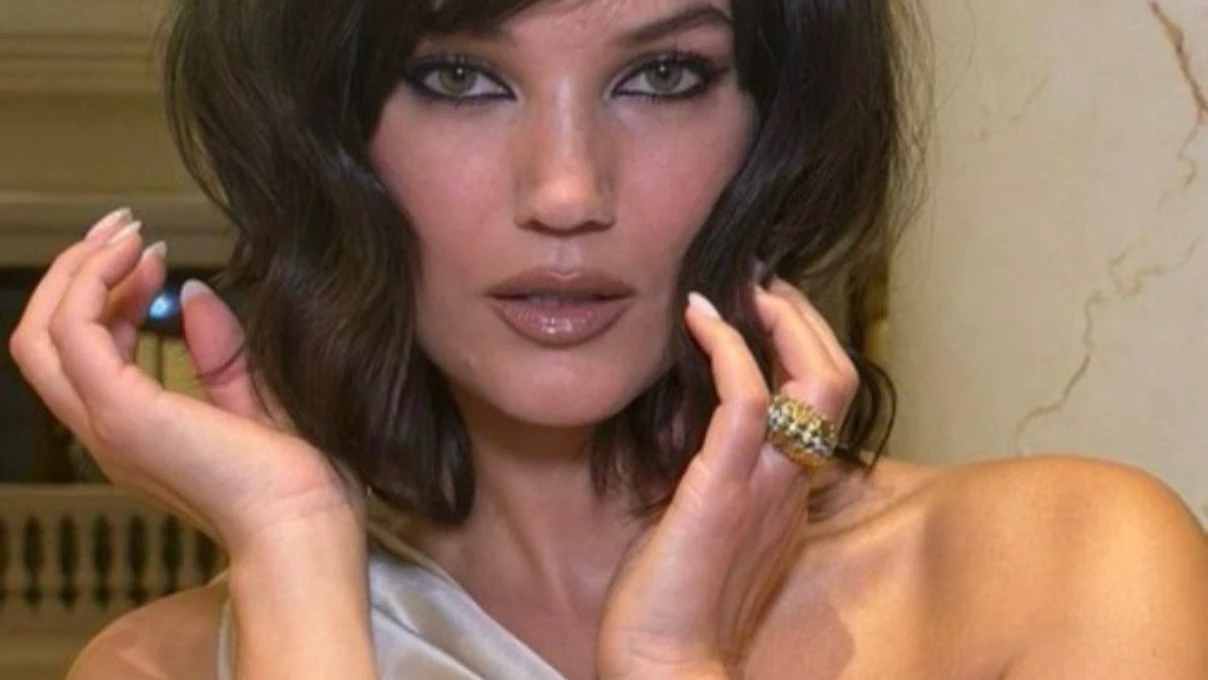 PINAR DENIZ YENI IMAJI BEGENI TOPLADI