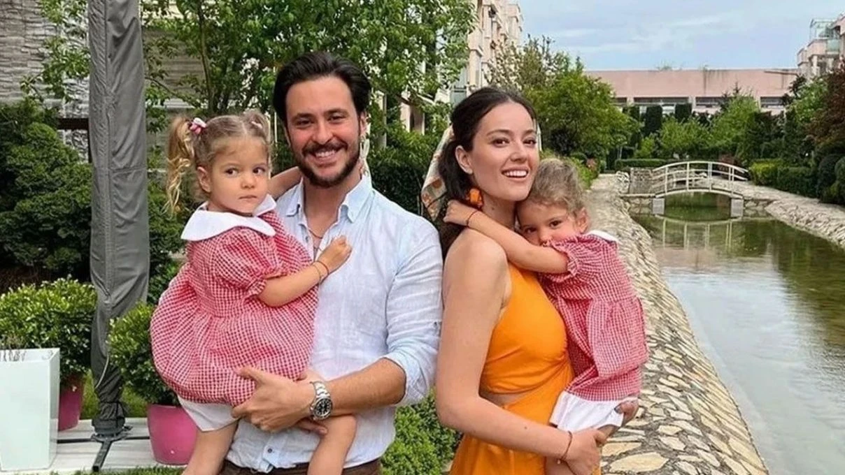 Pelin Akil ve Anıl Altan çifti yılbaşına birlikte girdi! İkili çocukları için bir araya geldi