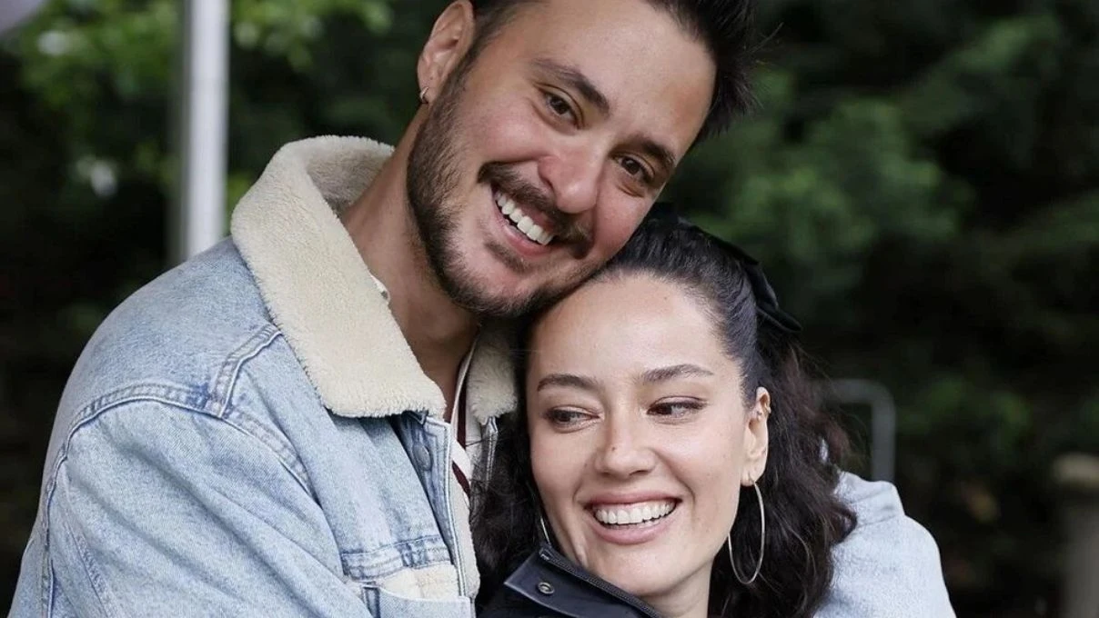 Pelin Akil ve Anıl Altan çifti yılbaşına birlikte girdi! İkili çocukları için bir araya geldi