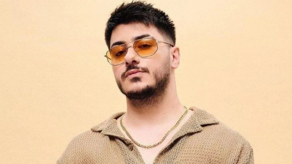 Türk pop müziğin sevilen sanatçısı Semicenk isminin anlamını açıkladı! “Annem uygun görmüş”