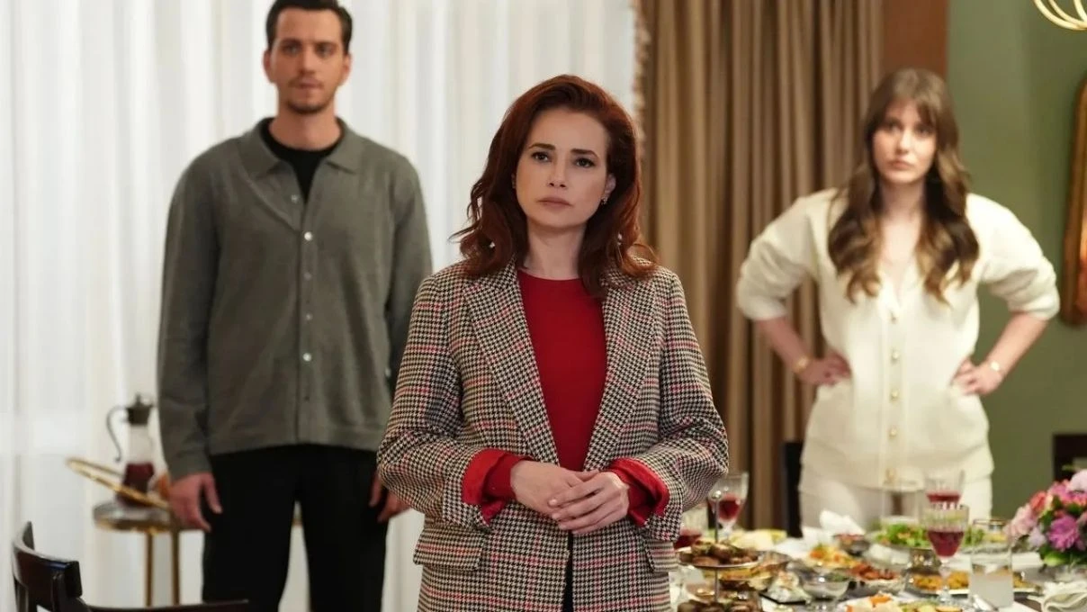 Kıskanmak dizisine bomba transfer! Suna Selen Feride’nin babaannesi rolünde geliyor