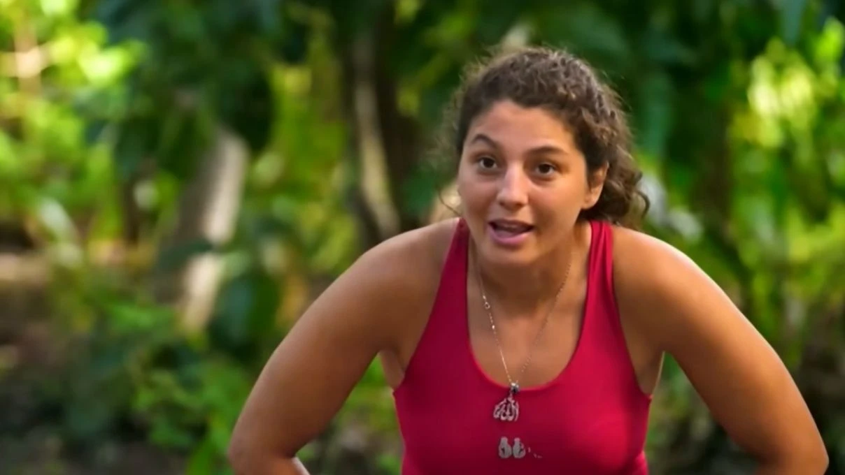 Survivor 2026da Meryem Boz isyan etti Seren Ay Cetinden biz surekli yerimizden mi edilecegiz sozleriyle karsilik verdi