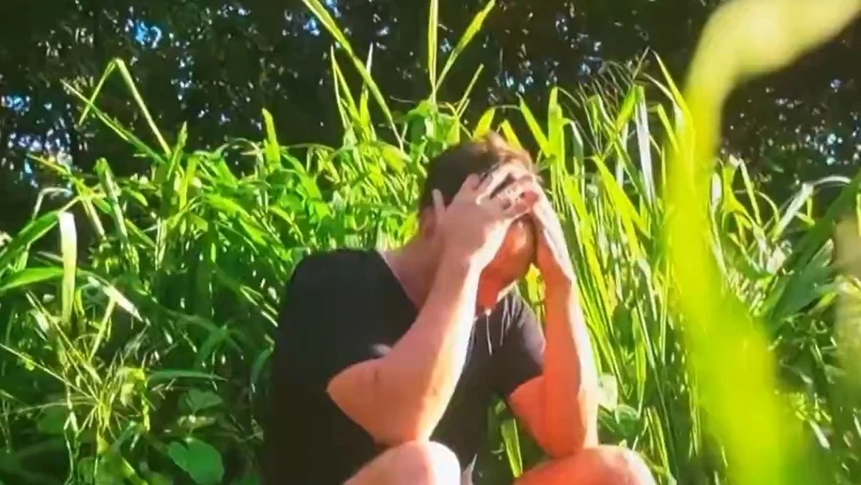 Survivor Serhan Onat gozyaslarina hakim olamadi Serhan Onati Mert Nobre teselli etti