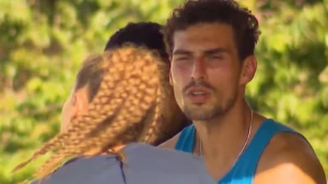 Survivor’da şoke eden gizli konuşma mikrofonlara takıldı! Murat Arkın’ın sakatlığı sonrası Nisanur ve Eren’den olay olacak sözler!