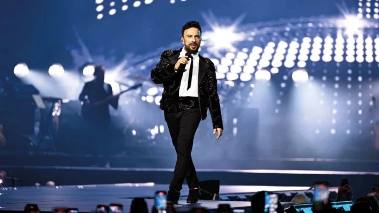 Tarkan’ın konserine ünlüler gidebildi! Konser fiyatları asgari ücrete yakın