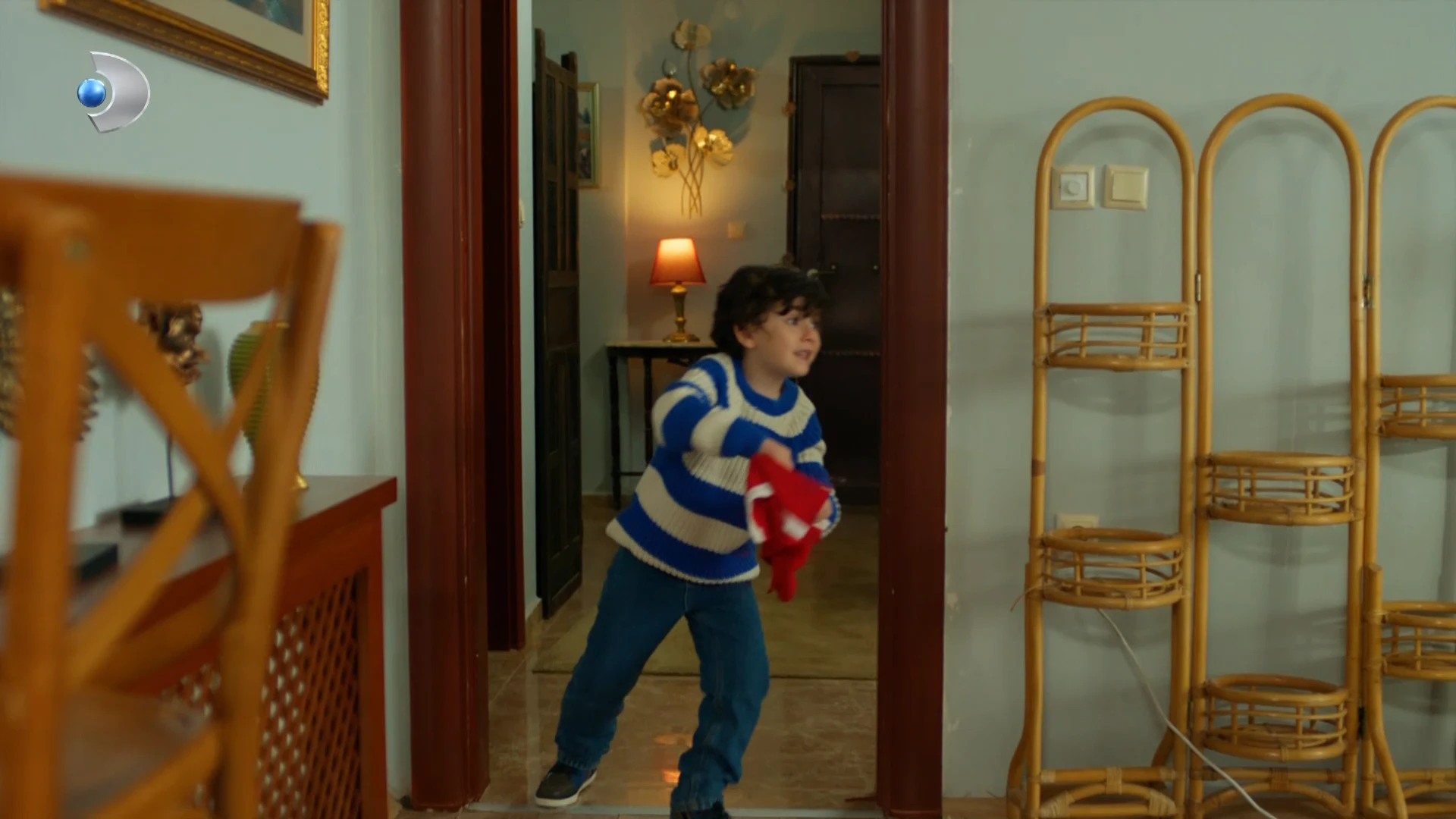 Uzak Şehir dizisinden alkışlanacak hareket! Milyonları izleten bayrak hassasiyeti 5 UZAK SEHIR 10