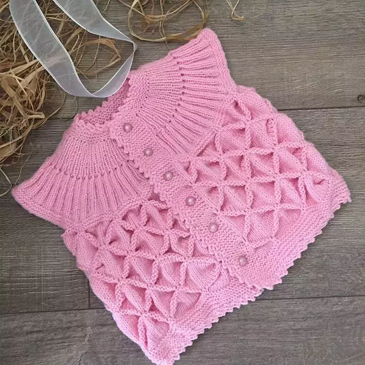 Erkek ve kız bebekler için en beğenilen örgü yelek modelleri 2026 5 Yaprak Robali Orgu Modeli Bebek Yelegi