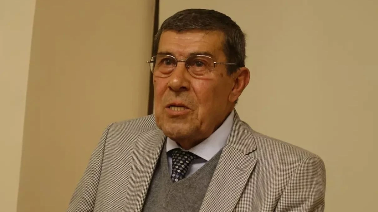 Huzurevine yerleşen Zihni Göktay’dan üzen haber geldi! Usta oyuncu çıktığı turnede kaza geçirdi 6 Huzurevine yerleşen Zihni Göktay’dan üzen haber geldi! Usta oyuncu çıktığı turnede kaza geçirdi