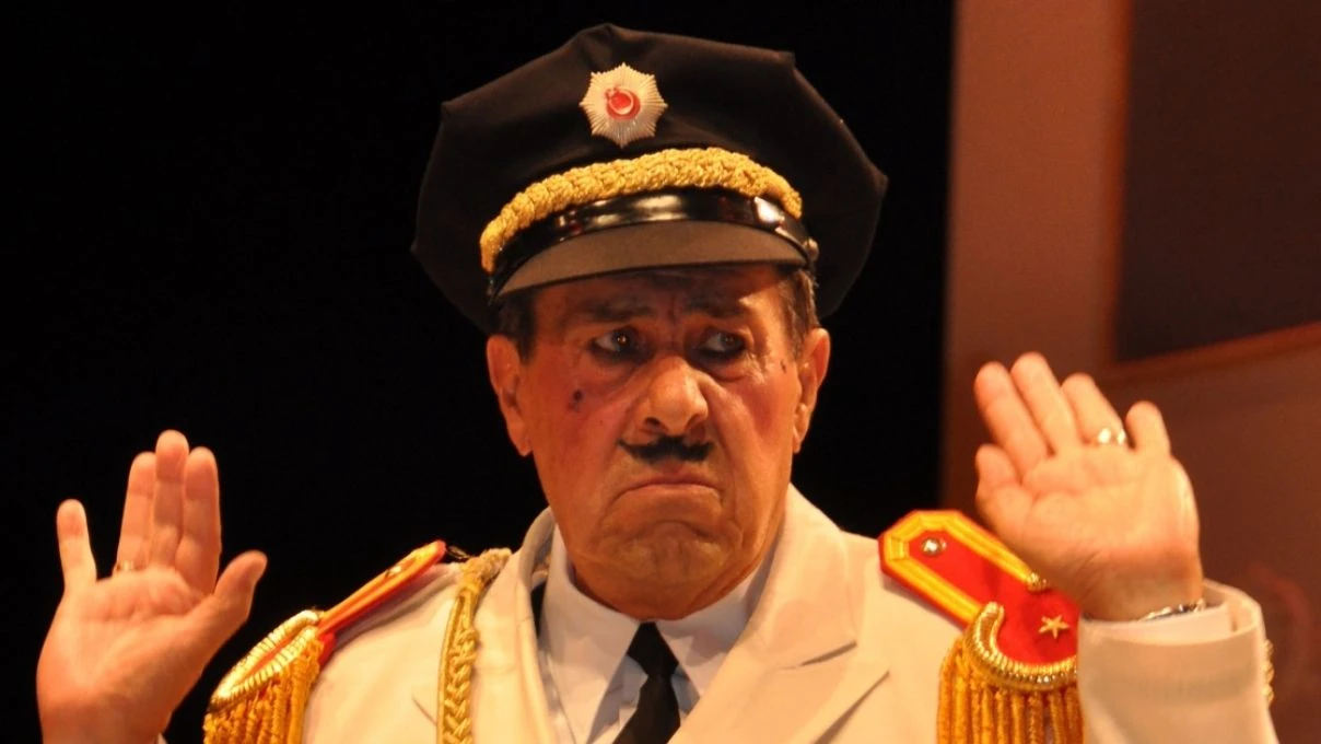 Huzurevine yerleşen Zihni Göktay’dan üzen haber geldi! Usta oyuncu çıktığı turnede kaza geçirdi 8 Huzurevine yerleşen Zihni Göktay’dan üzen haber geldi! Usta oyuncu çıktığı turnede kaza geçirdi