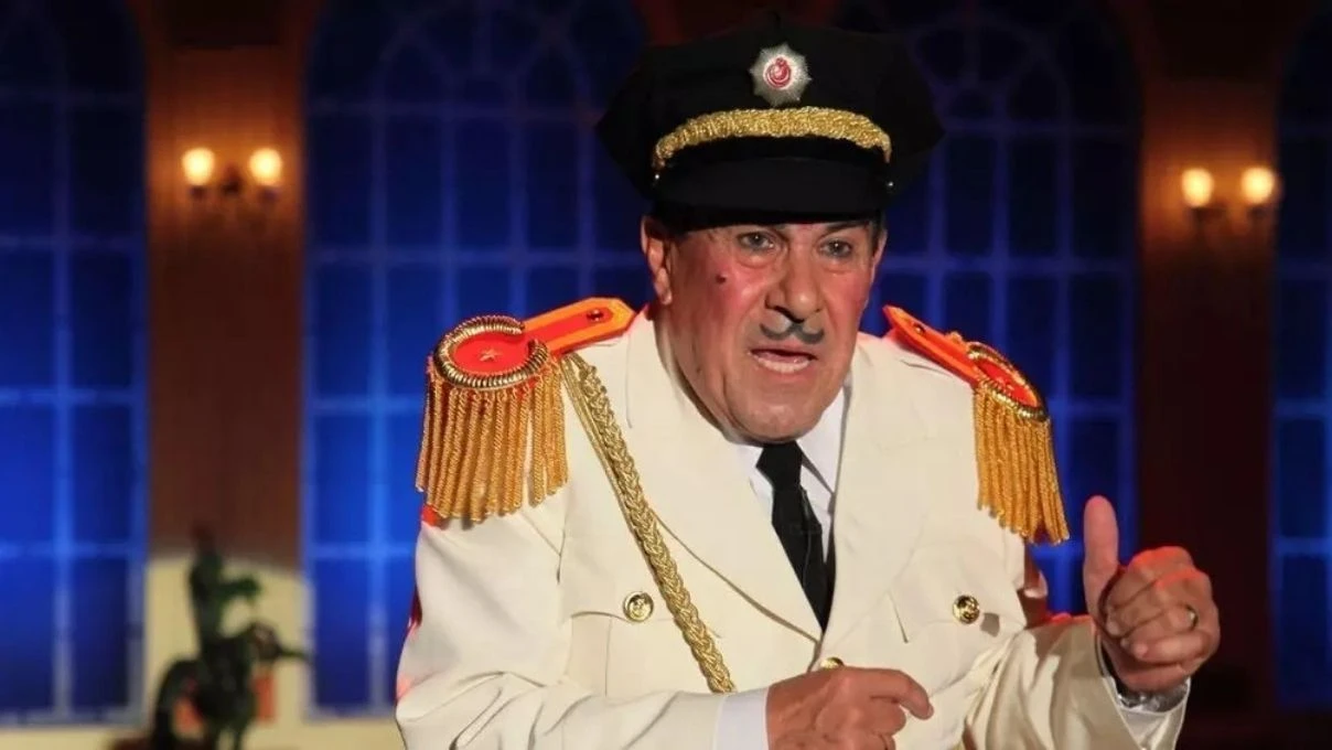 Huzurevine yerleşen Zihni Göktay’dan üzen haber geldi! Usta oyuncu çıktığı turnede kaza geçirdi 5 Huzurevine yerleşen Zihni Göktay’dan üzen haber geldi! Usta oyuncu çıktığı turnede kaza geçirdi