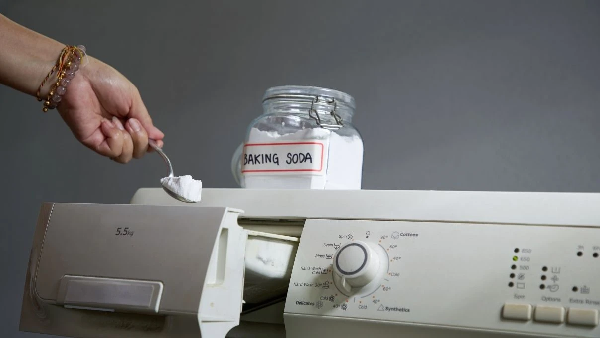 Beyaz kıyafetleri yıkama hakkında tüm bildiklerinizi unutun! Mısırlılar bakın nasıl yıkıyormuş