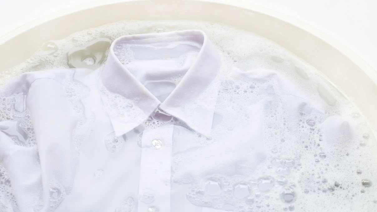 Beyaz kıyafetleri yıkama hakkında tüm bildiklerinizi unutun! Mısırlılar bakın nasıl yıkıyormuş