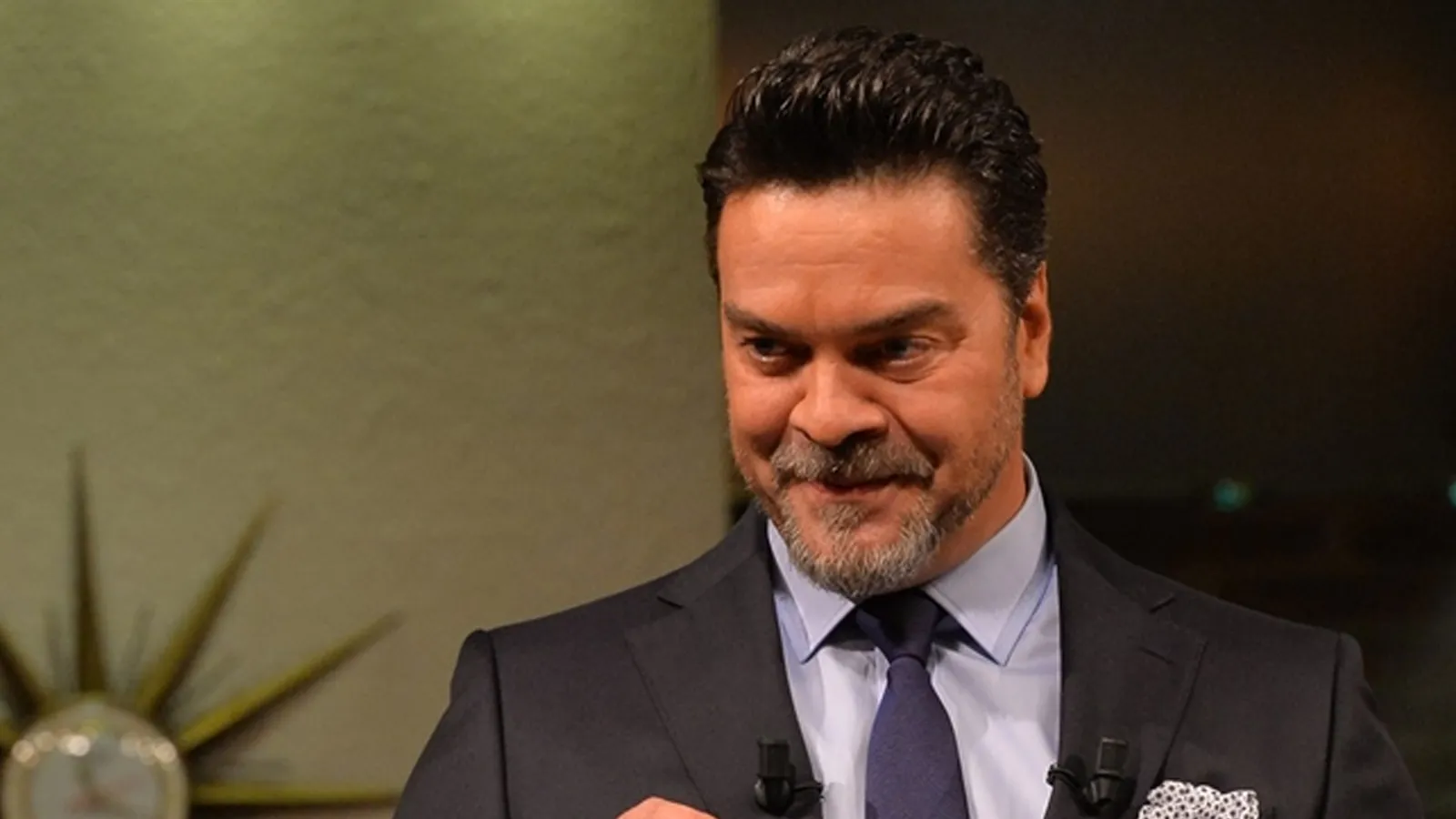 Beyazıt Öztürk’ten yıllar sonra gelen yüzük açıklaması! İçindeki tek kelime dikkat çekti 4 beyaz show 2