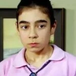 Alemin Kıralı dizisinde ‘Oben’ karakteriyle hafızalara kazınan Birsu Demir’in kaşları gündem oldu!